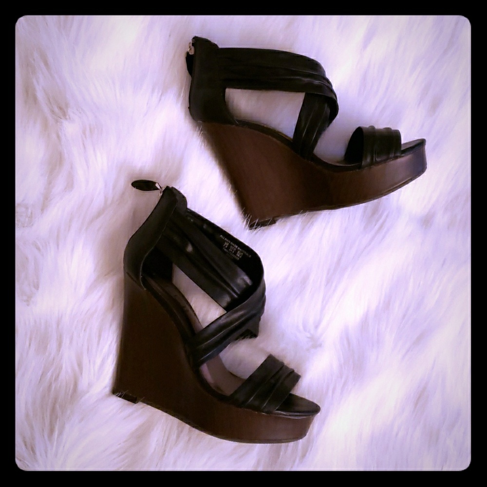 GLO Jeans JLo strappy wedge heels faux leather
